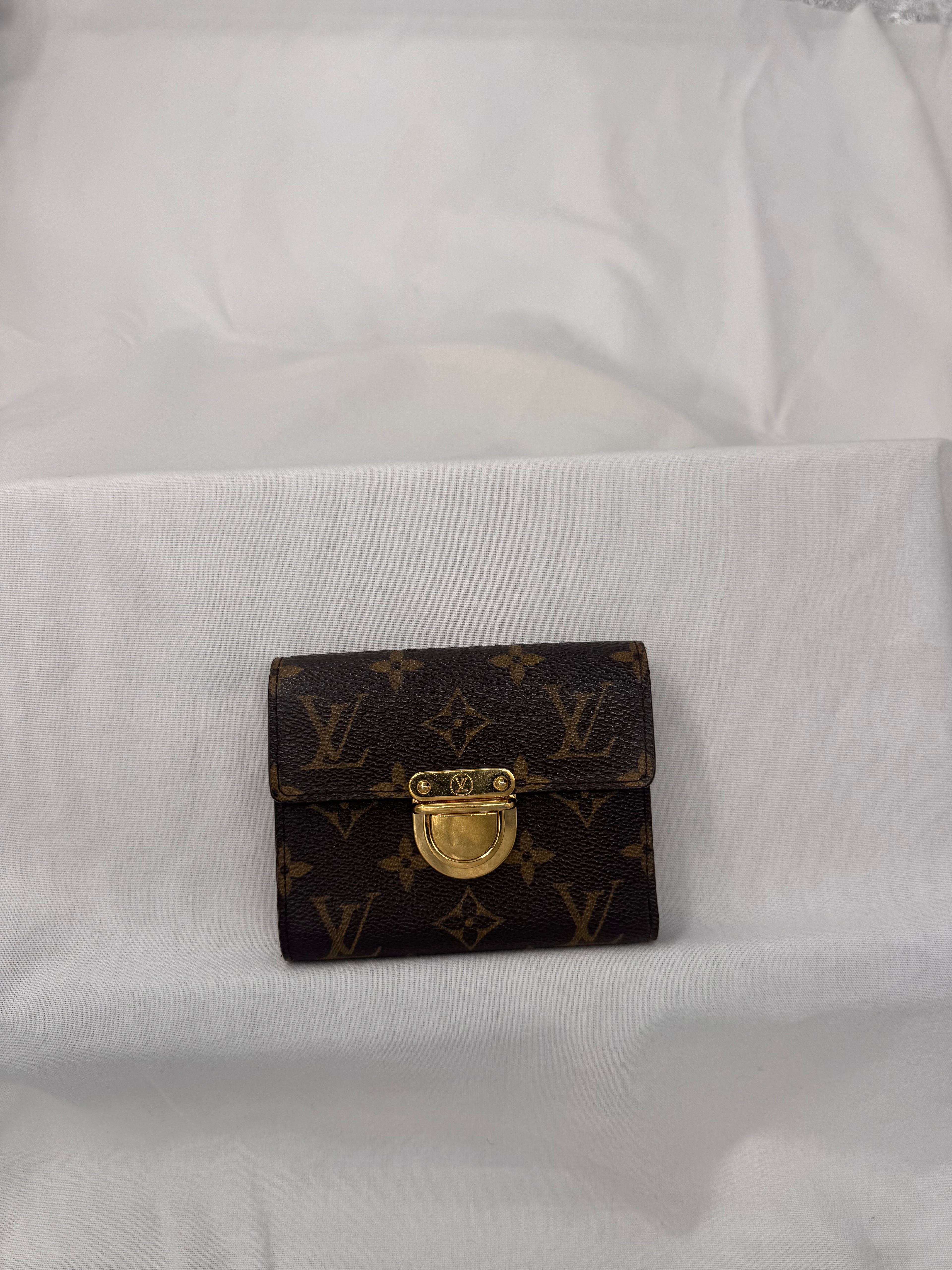 ארנק לואי ויטון קלאסי מקנבס מונוגרם עם אבזם מוזהב – מהדורת וינטג' יוקרתית