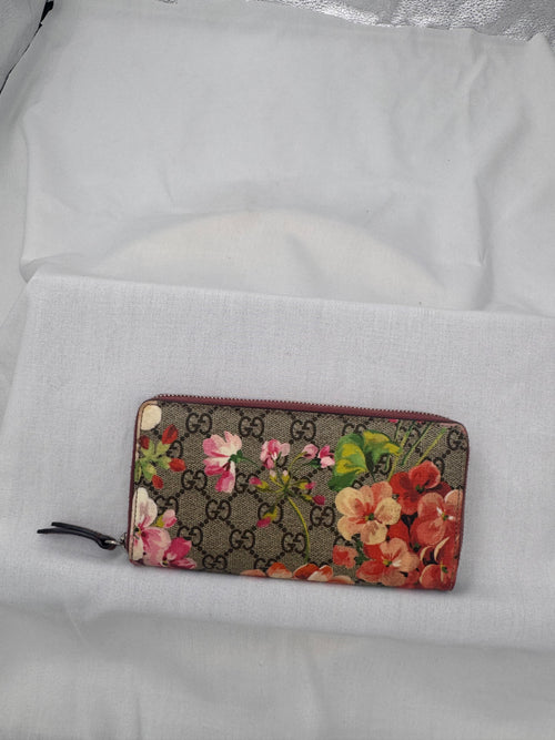 Gucci GG Blooms Zip Around Wallet