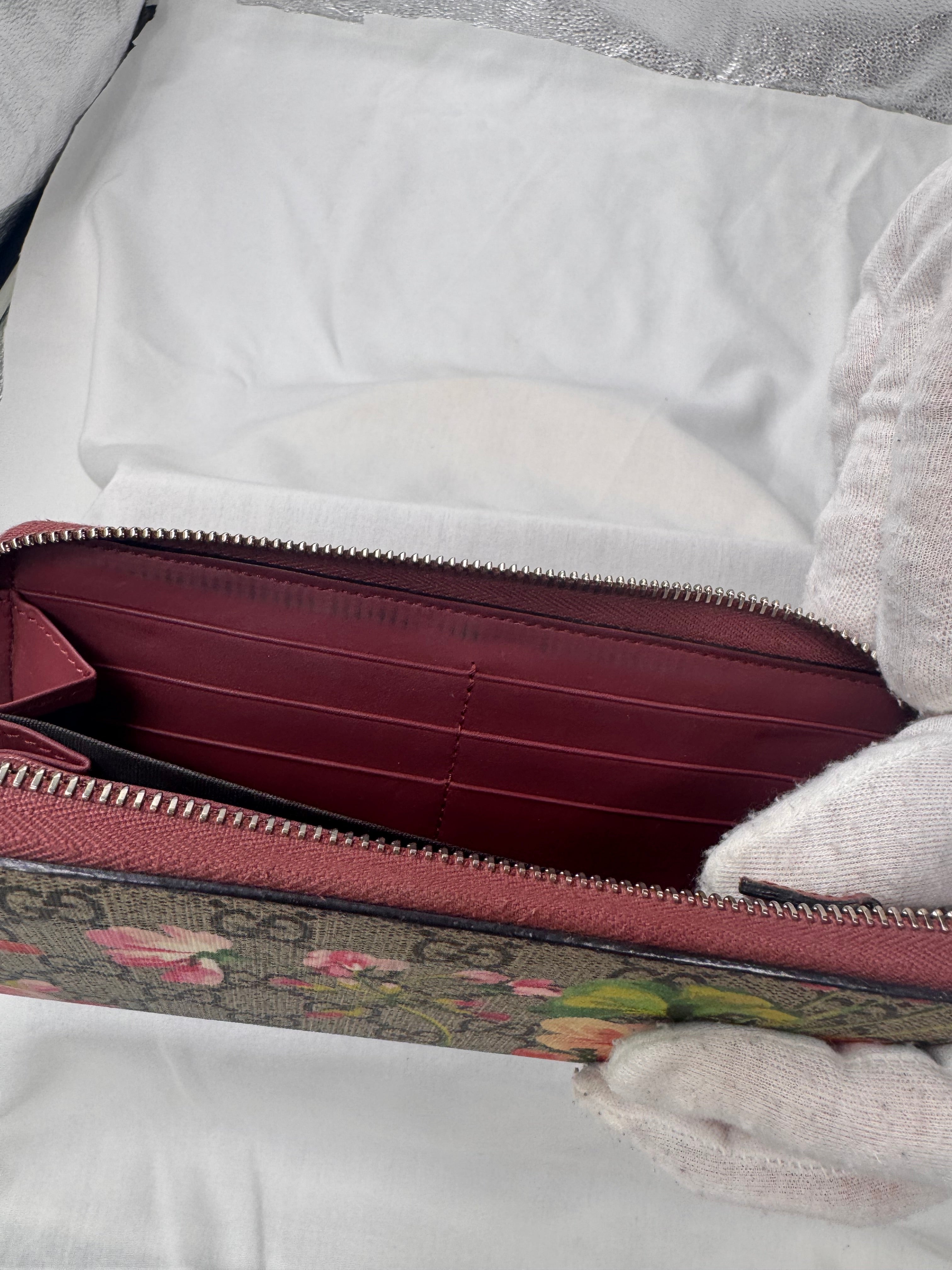 Gucci GG Blooms Zip Around Wallet