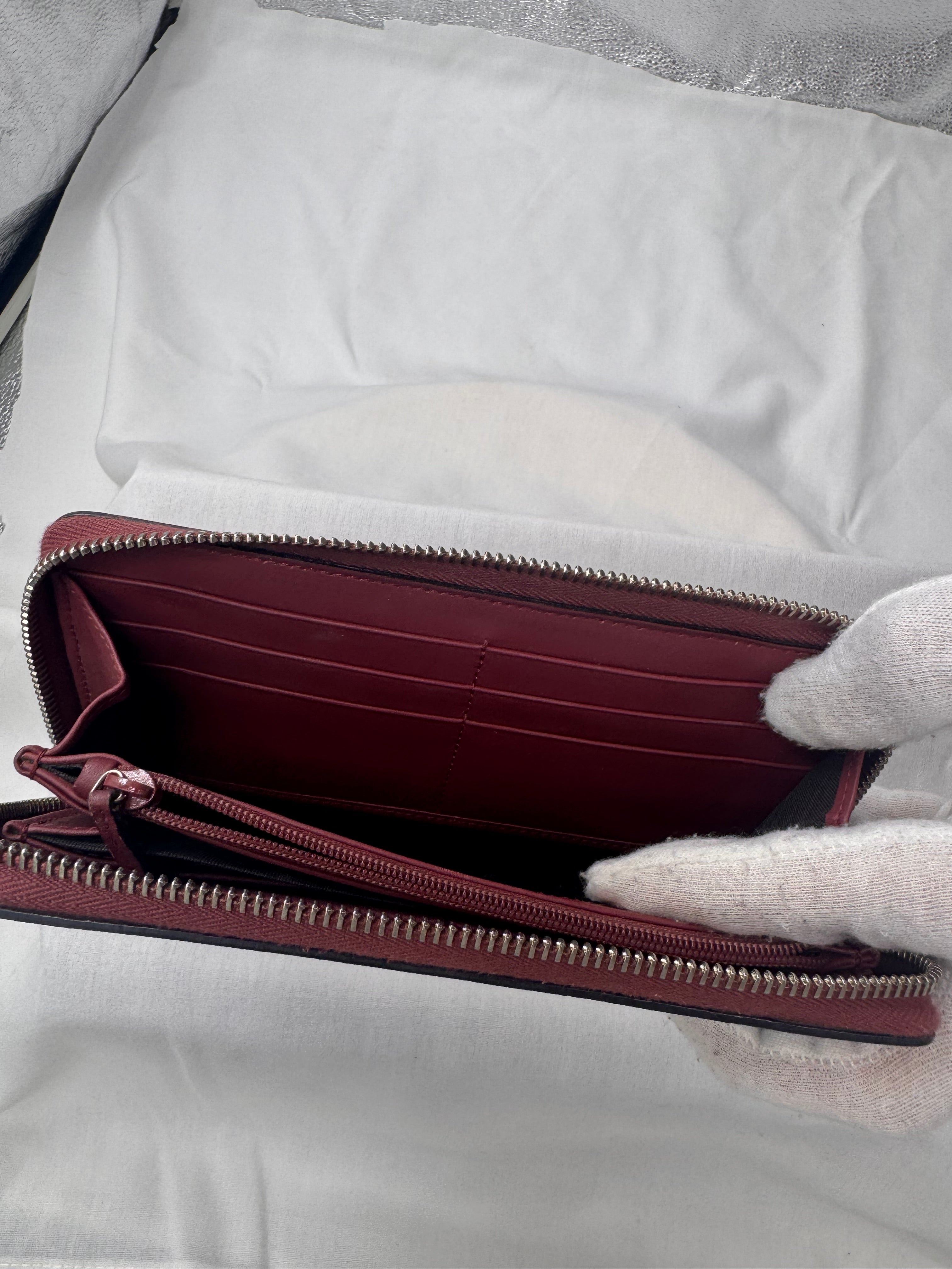 Gucci GG Blooms Zip Around Wallet