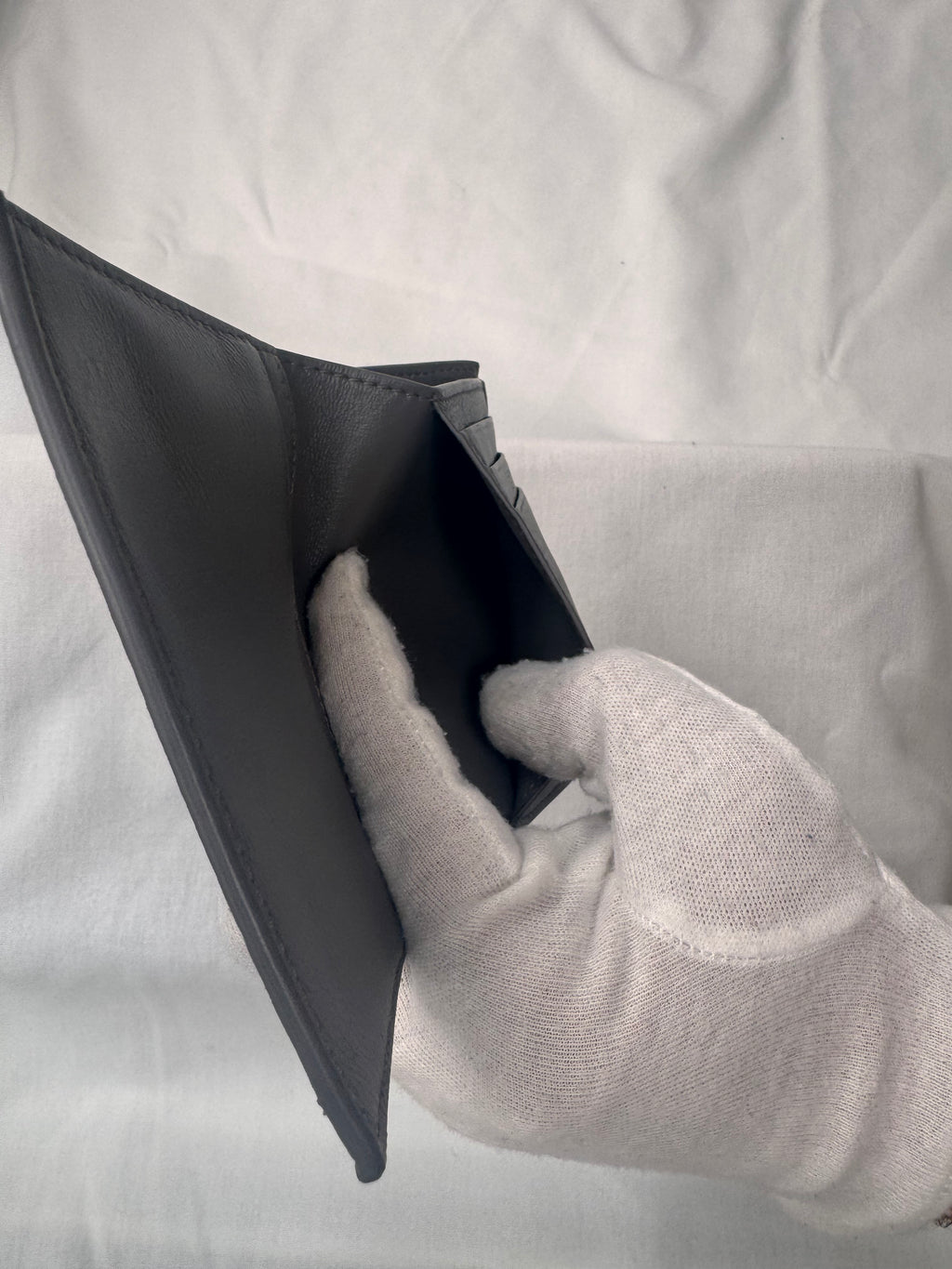 ארנק בלנסיאגה מעור מגורען, עיצוב יוניסקס - אפור