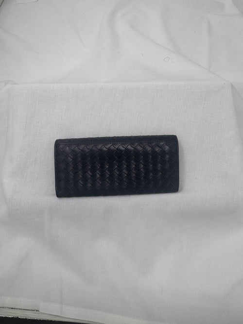 ארנק ארוך בוטגה ונטה מעור קלוע - כחול נייבי